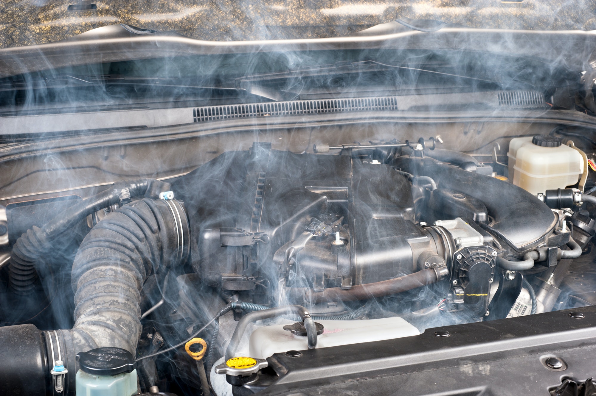 Motor sobrecalentado: síntomas, causas y qué hacer antes de romper el motor