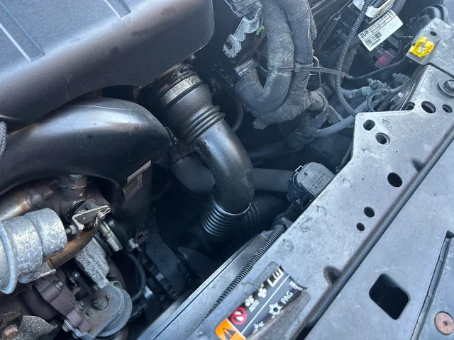 Fuga en manguitos del turbo: síntomas, causas y solución en coche diésel
