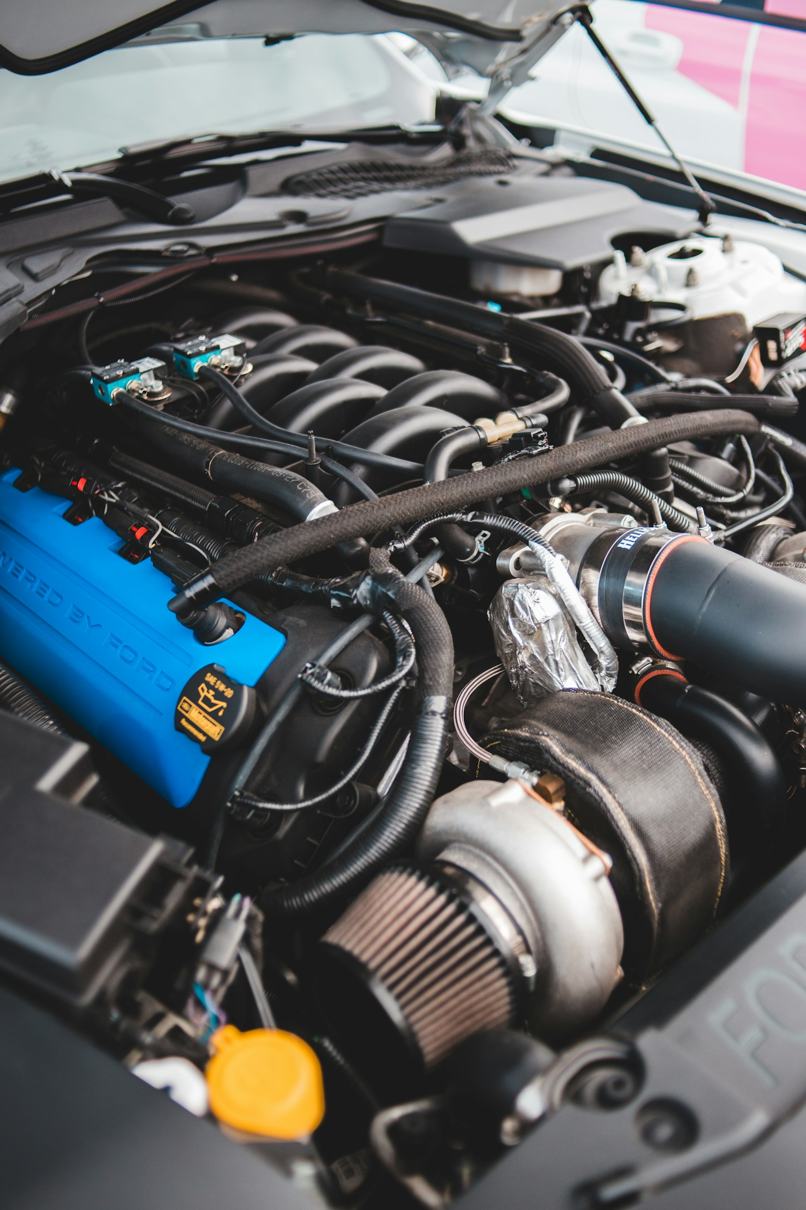 Compartimento del motor de un coche