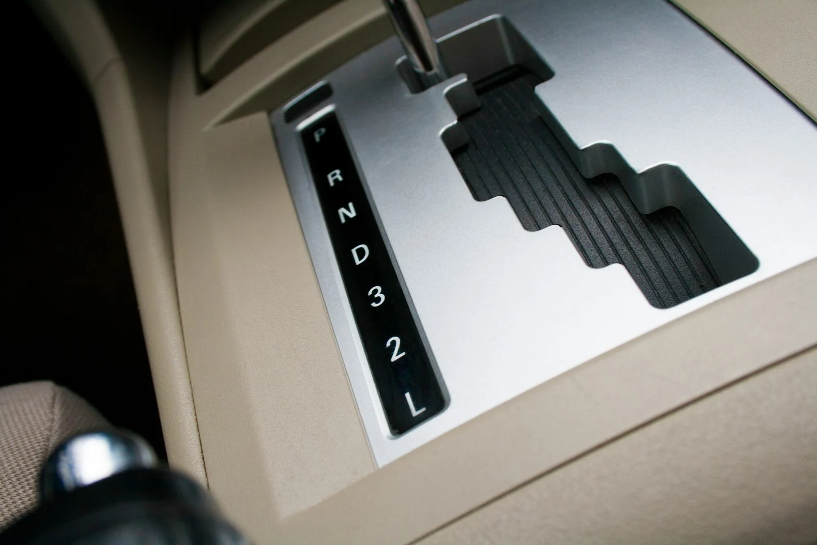 Selector de un cambio automático con las posiciones P, R, N y D